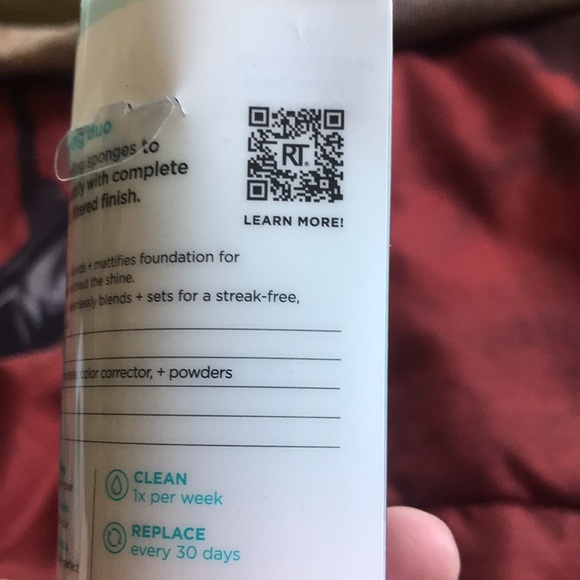 ✨🆕Real Techniques Miracle Mattifying Sponge Duo Set!💙💖✨ - Picture 8 of 13